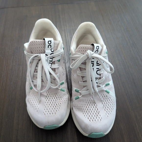 On Running Women's White and Green Running Shoes - Picture 8 of 11
